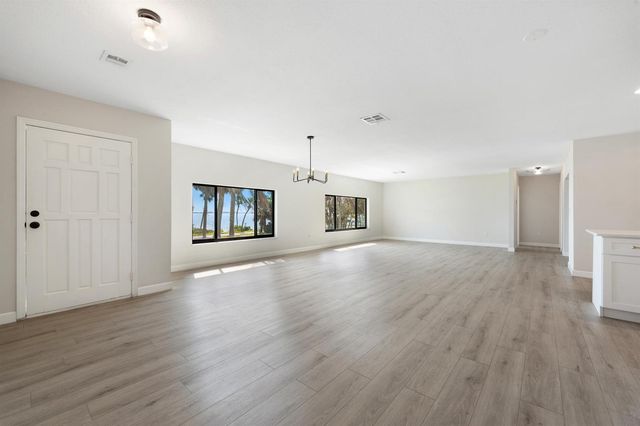 4003 S Indian River Drive, Fort Pierce, FL 34982