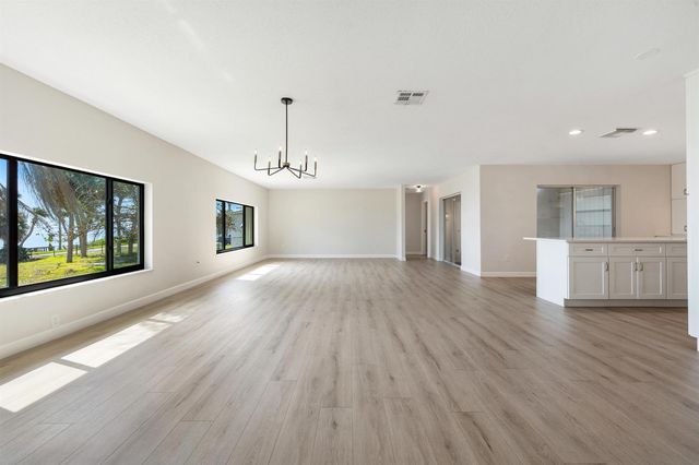 4003 S Indian River Drive, Fort Pierce, FL 34982
