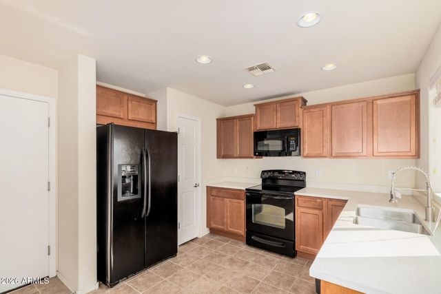 4661 W JUNIPER Avenue, Coolidge, AZ 85128