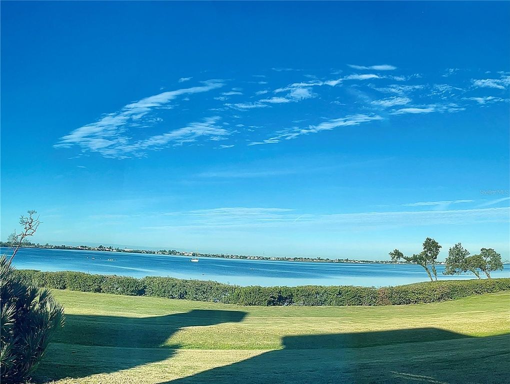 Image 2 of property listing at 310 COMPASS POINT DRIVE 101, Bradenton, FL 34209