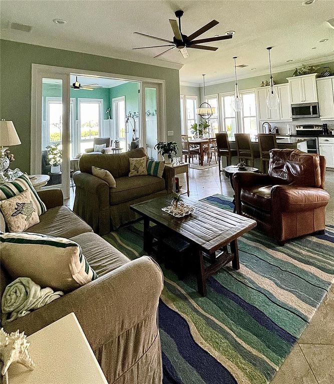 Image 11 of property listing at 310 COMPASS POINT DRIVE 101, Bradenton, FL 34209