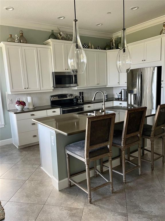 Image 13 of property listing at 310 COMPASS POINT DRIVE 101, Bradenton, FL 34209