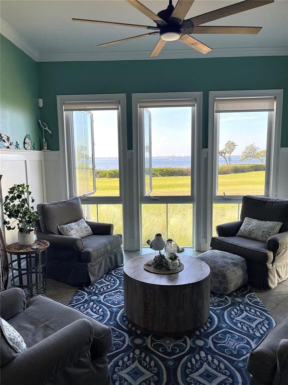 Image 19 of property listing at 310 COMPASS POINT DRIVE 101, Bradenton, FL 34209