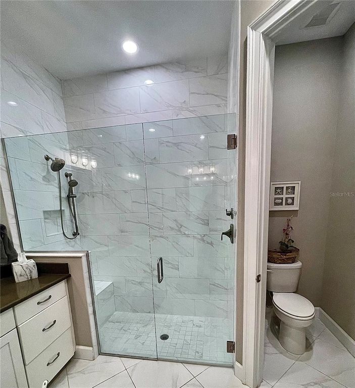 Image 26 of property listing at 310 COMPASS POINT DRIVE 101, Bradenton, FL 34209