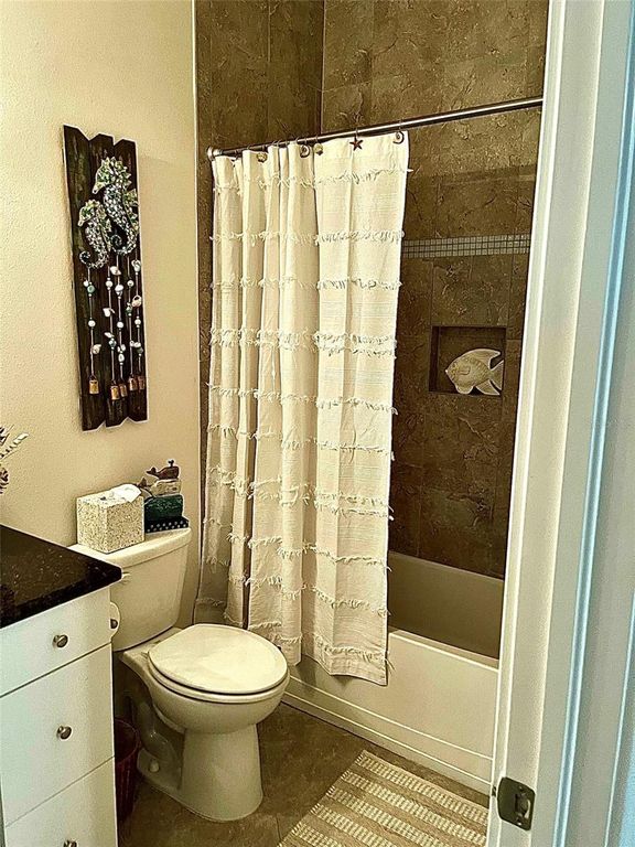 Image 40 of property listing at 310 COMPASS POINT DRIVE 101, Bradenton, FL 34209