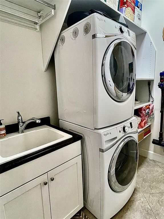 Image 44 of property listing at 310 COMPASS POINT DRIVE 101, Bradenton, FL 34209