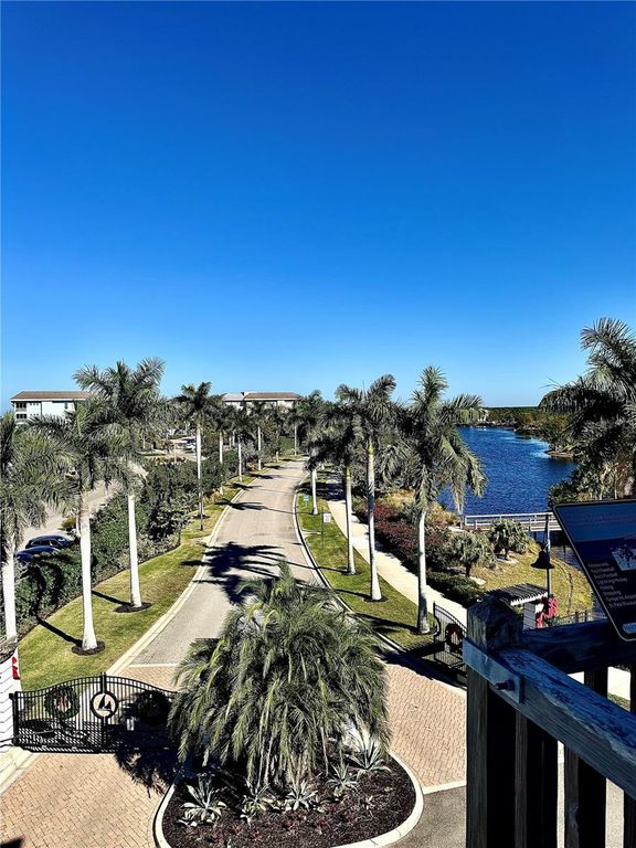 Image 51 of property listing at 310 COMPASS POINT DRIVE 101, Bradenton, FL 34209