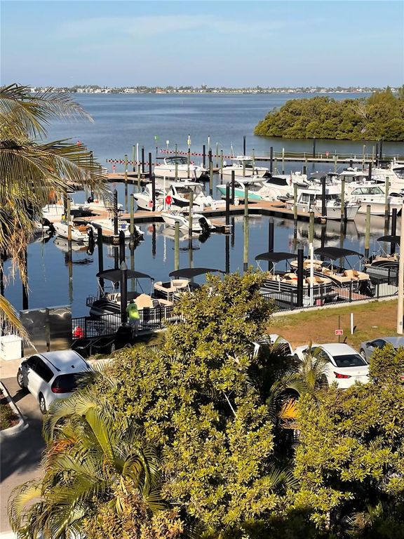 Image 74 of property listing at 310 COMPASS POINT DRIVE 101, Bradenton, FL 34209