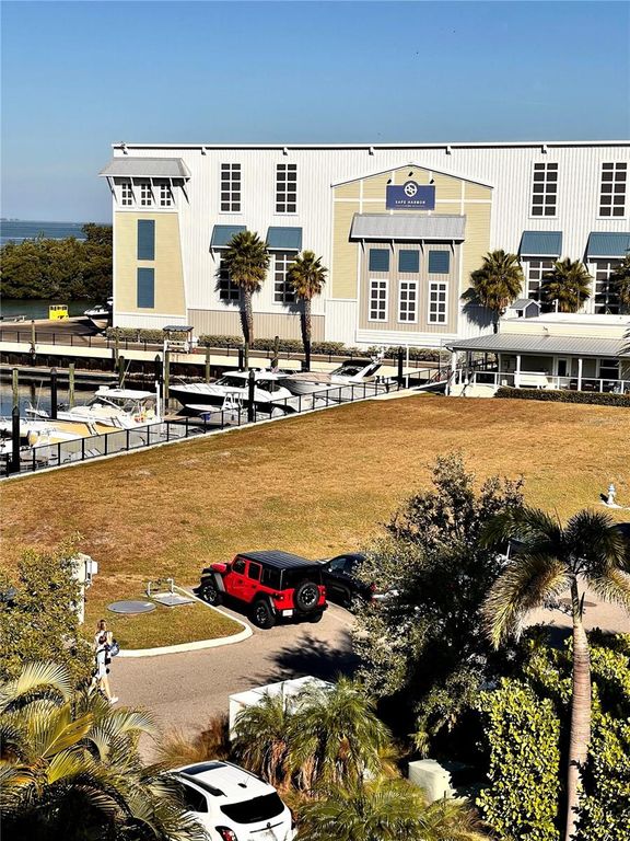 Image 75 of property listing at 310 COMPASS POINT DRIVE 101, Bradenton, FL 34209