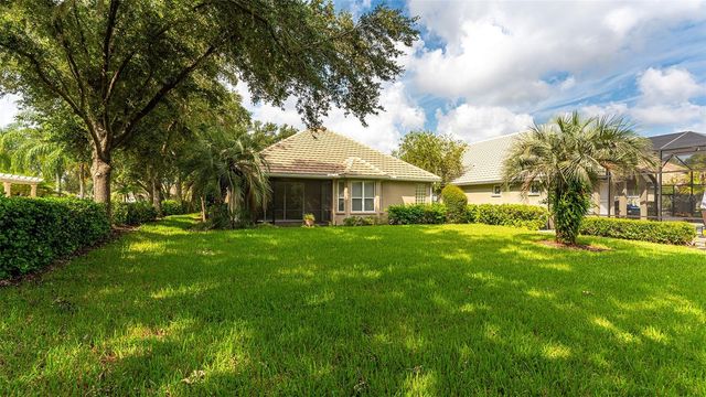 6715 PEBBLE BEACH WAY, Lakewood Ranch, FL 34202