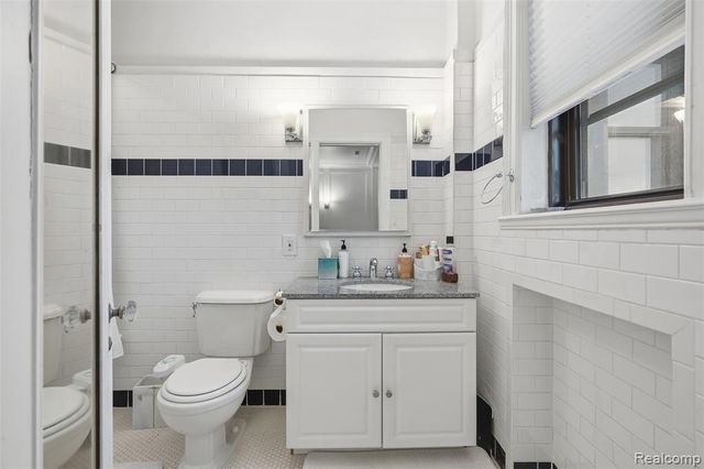 2900 E Jefferson Avenue 61-C8, Detroit, MI 48207