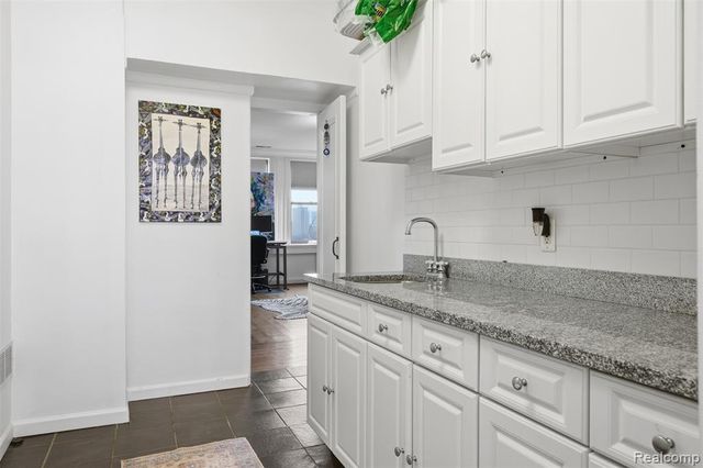 2900 E Jefferson Avenue 61-C8, Detroit, MI 48207