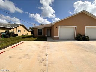 526-528 SE 4th TER, Cape Coral, FL 33990