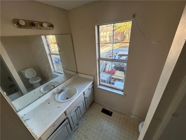 366 N Beach Court, Riverdale, GA 30274