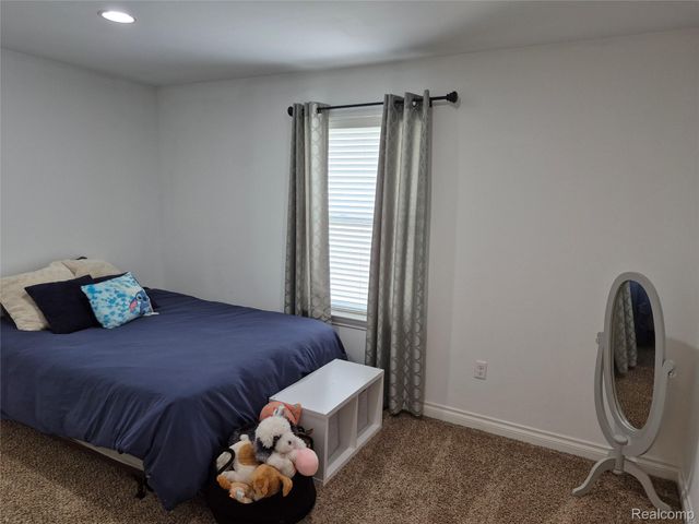 3913 Andover Avenue, Auburn Hills, MI 48326