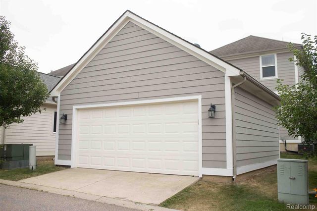 3913 Andover Avenue, Auburn Hills, MI 48326
