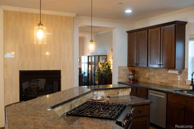 3913 Andover Avenue, Auburn Hills, MI 48326