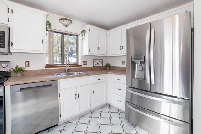 15 Eastman Drive, Derry, NH 03038