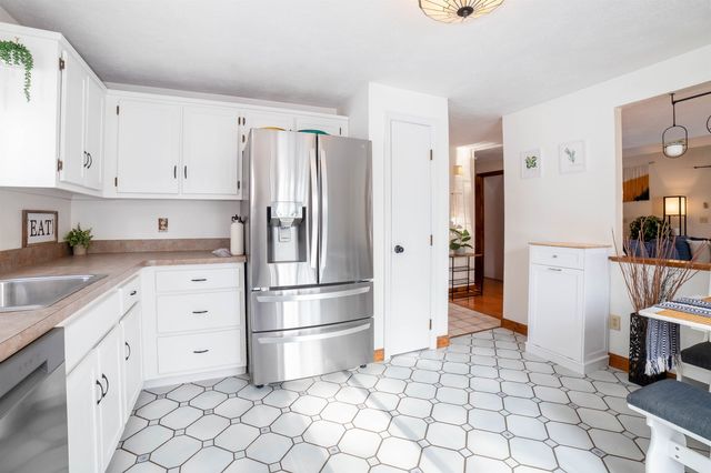 15 Eastman Drive, Derry, NH 03038