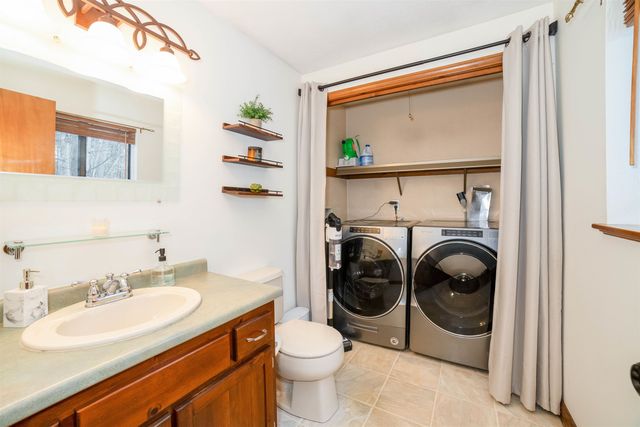 15 Eastman Drive, Derry, NH 03038