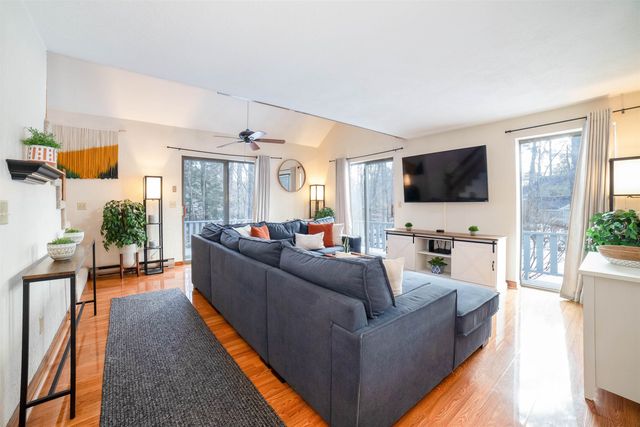 15 Eastman Drive, Derry, NH 03038