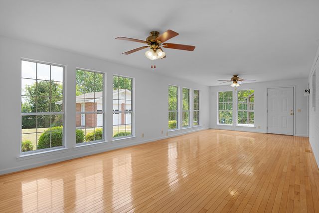 5814 Crestview Drive, Hixson, TN 37343