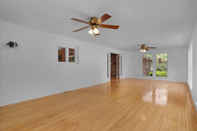 5814 Crestview Drive, Hixson, TN 37343