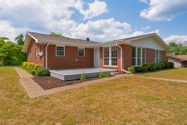 5814 Crestview Drive, Hixson, TN 37343
