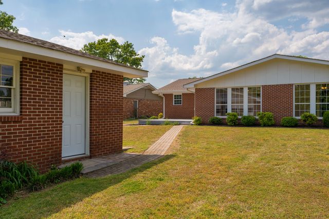 5814 Crestview Drive, Hixson, TN 37343