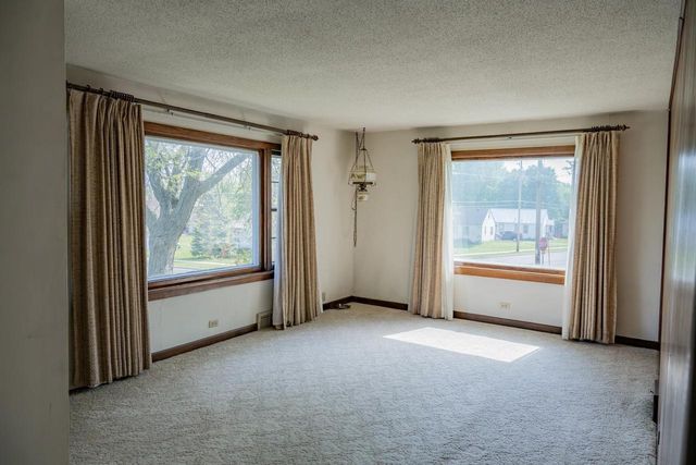 706 Tremont Street, Mauston, WI 53948