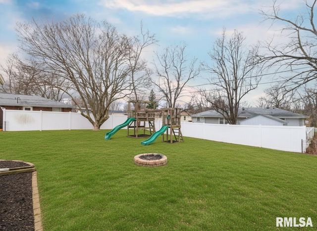 112 CAROLINE Street, Morton, IL 61550