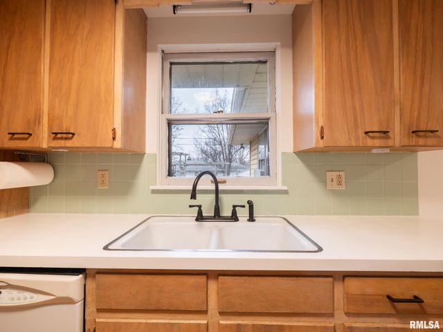 112 CAROLINE Street, Morton, IL 61550