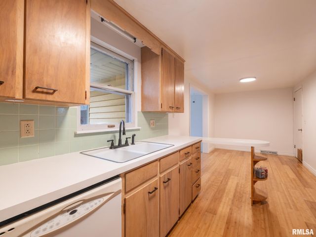 112 CAROLINE Street, Morton, IL 61550