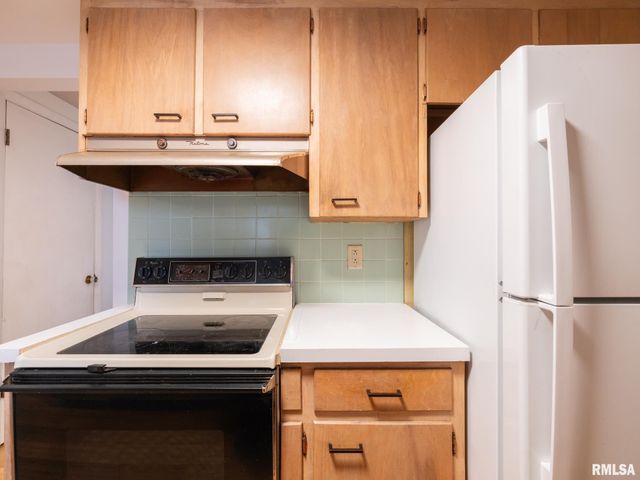 112 CAROLINE Street, Morton, IL 61550