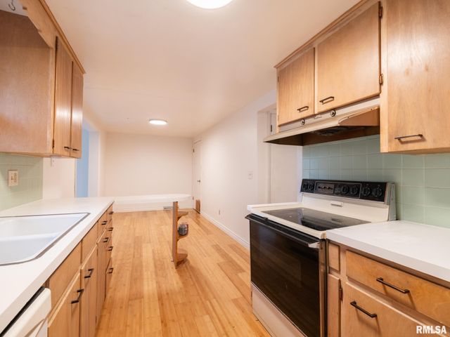 112 CAROLINE Street, Morton, IL 61550