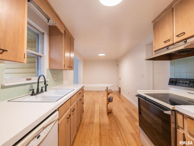 112 CAROLINE Street, Morton, IL 61550