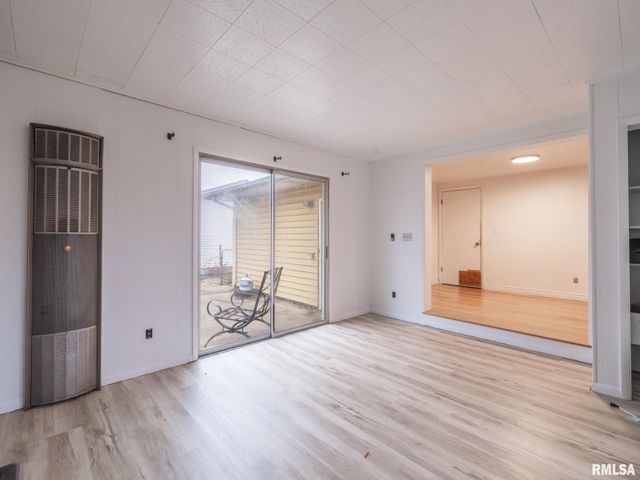 112 CAROLINE Street, Morton, IL 61550