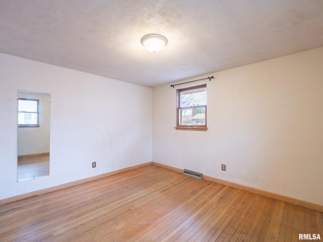 112 CAROLINE Street, Morton, IL 61550