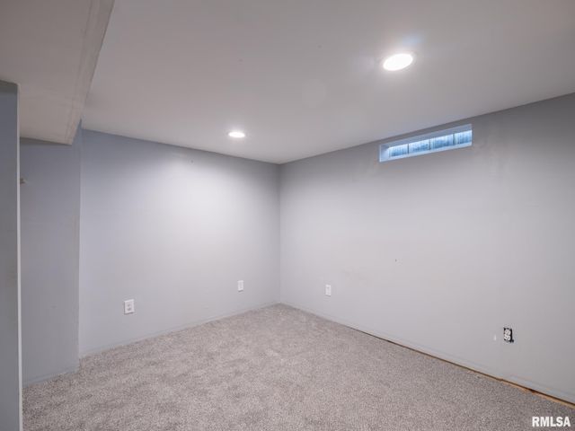 112 CAROLINE Street, Morton, IL 61550