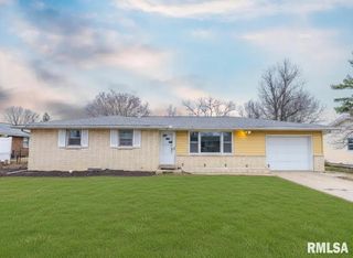 112 CAROLINE Street, Morton, IL 61550