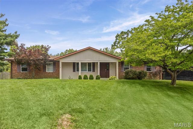 2002 Lemontree Lane, Collinsville, IL 62234