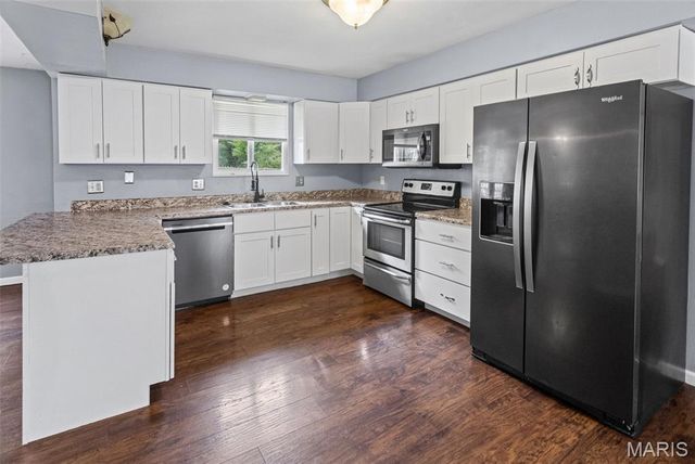 2002 Lemontree Lane, Collinsville, IL 62234