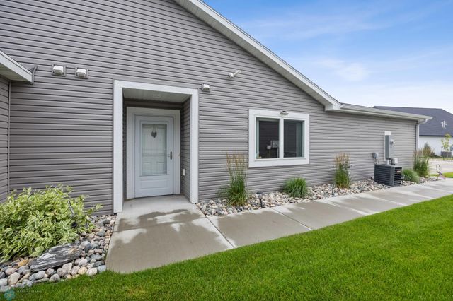509 34th Way E, West Fargo, ND 58078