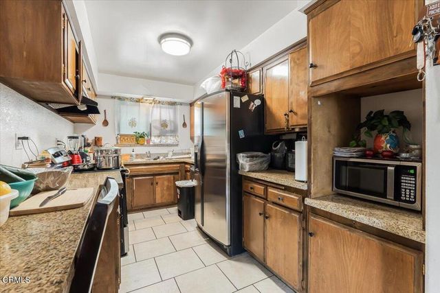 620 W Gonzales Road D, Oxnard, CA 93036