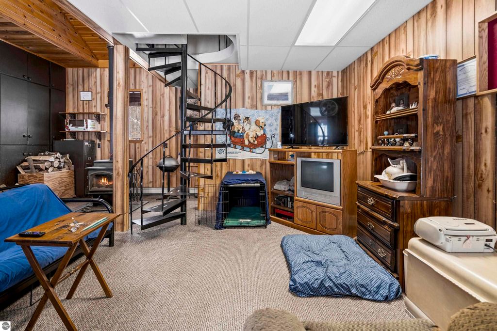 Image 17 of property listing at 8460 NE Covert Road, Mancelona, MI 49659