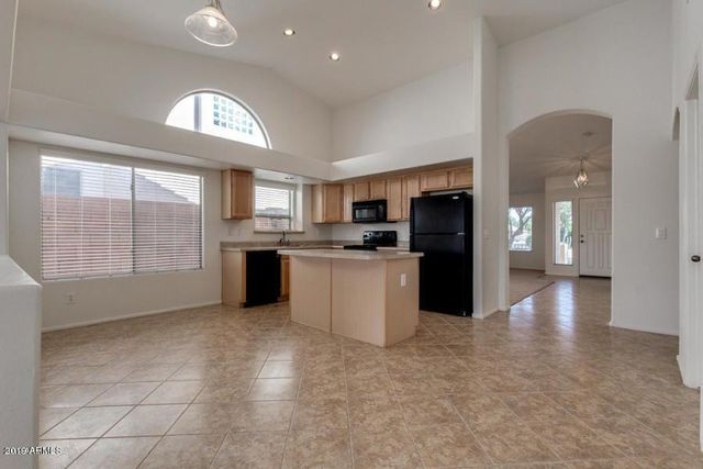42376 W CHISHOLM Drive, Maricopa, AZ 85138