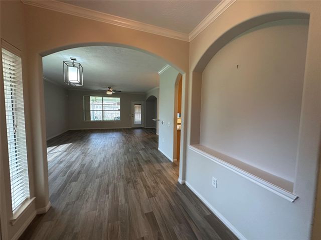 1409 Capri Place Lane, Pearland, TX 77581