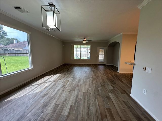 1409 Capri Place Lane, Pearland, TX 77581