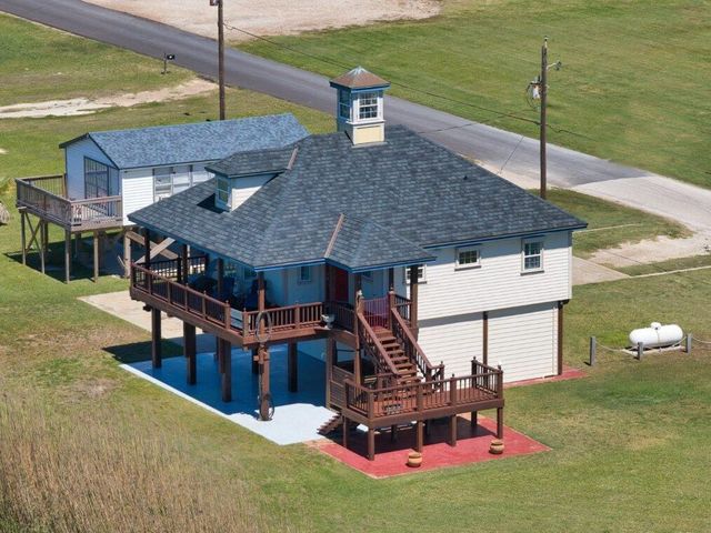 203 Francis Cove, Surfside Beach, TX 77541
