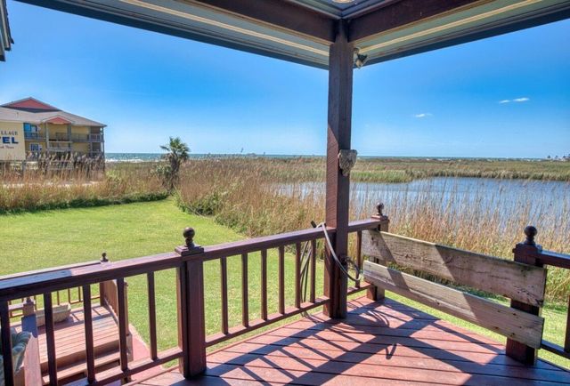 203 Francis Cove, Surfside Beach, TX 77541
